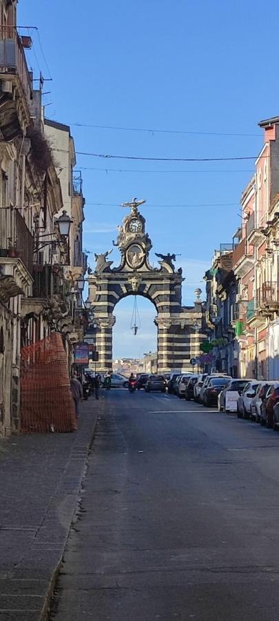 Home City Town Catania Bagian luar foto